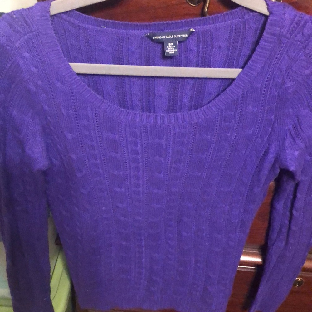 Long sleeve lightweight sweater